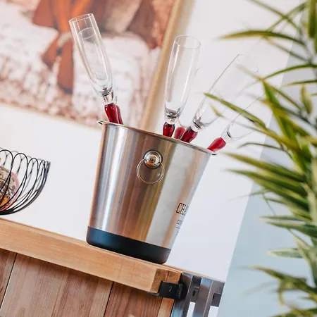 Lejlighed Elegant 120m2-face Cathedrale-6 Pers-free Parking *